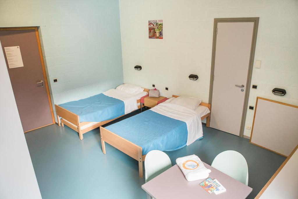 Hostel De Zandpoort Mechelen Rom bilde